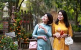 Nữ chiến sỹ Công an Hà Nội duyên dáng, khoe sắc trong tà áo dài truyền thống
