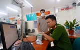 Công an Hà Nội căng mình trong 