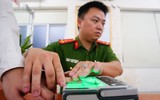 Công an Hà Nội căng mình trong 