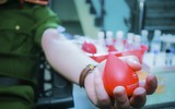 Hàng trăm chiến sĩ Cảnh sát cơ động tham gia hiến máu tình nguyện