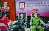 Hàng trăm chiến sĩ Cảnh sát cơ động tham gia hiến máu tình nguyện