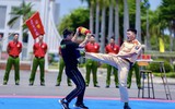 Xem đội tuyển Công an Hà Nội trấn áp tội phạm tại Hội thi quân sự, võ thuật
