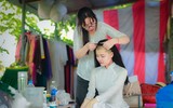 Xúc động với bộ ảnh cô gái bị ung thư bên đầm sen trắng