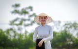 Xúc động với bộ ảnh cô gái bị ung thư bên đầm sen trắng