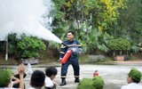 Học sinh Hà Nội học cách sinh tồn, thoát hiểm khi có cháy