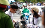 Thí sinh ở Hà Nội vui vẻ, tự tin sau môn thi đầu tiên