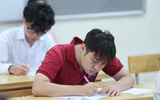 Những hình ảnh nghiêm ngặt trong phòng thi tốt nghiệp THPT 2023