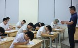 Những hình ảnh nghiêm ngặt trong phòng thi tốt nghiệp THPT 2023