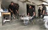 Hàng trăm Cảnh sát Cơ động giúp dân dọn bùn từ vụ vỡ cống tràn xả thải ở Lào Cai