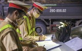 Xem lực lượng Công an ra quân xử lý vi phạm xe khách, container