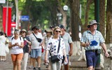 Đón mùa thu Hà Nội về trên con phố Phan Đình Phùng