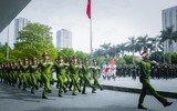 Hình ảnh ấn tượng của Cảnh sát cơ động tập huấn điều lệnh võ thuật dưới nắng thu Hà Nội