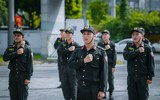 Hình ảnh ấn tượng của Cảnh sát cơ động tập huấn điều lệnh võ thuật dưới nắng thu Hà Nội