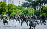 Hình ảnh ấn tượng của Cảnh sát cơ động tập huấn điều lệnh võ thuật dưới nắng thu Hà Nội