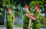 Hình ảnh ấn tượng của Cảnh sát cơ động tập huấn điều lệnh võ thuật dưới nắng thu Hà Nội