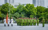 Hình ảnh ấn tượng của Cảnh sát cơ động tập huấn điều lệnh võ thuật dưới nắng thu Hà Nội