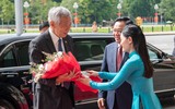 Chủ tịch Quốc hội Vương Đình Huệ hội kiến Thủ tướng Singapore Lý Hiển Long