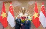 Chủ tịch Quốc hội Vương Đình Huệ hội kiến Thủ tướng Singapore Lý Hiển Long