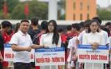 Ngắm 100 nữ sinh khoe sắc tại Giải bóng đá Trung học phổ thông lớn nhất Hà Nội