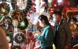 Không khí Giáng sinh nhộn nhịp trên phố Hàng Mã