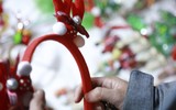 Không khí Giáng sinh nhộn nhịp trên phố Hàng Mã
