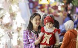 Không khí Giáng sinh nhộn nhịp trên phố Hàng Mã