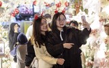 Không khí Giáng sinh nhộn nhịp trên phố Hàng Mã