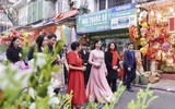 Phu nhân Chủ tịch nước và Phu nhân Tổng thống Philippines tham quan chợ hoa Tết Hàng Lược