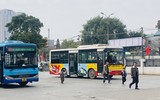 Bến xe ở Hà Nội nhộn nhịp trong ngày đầu năm mới