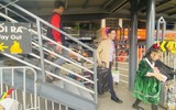 Bến xe ở Hà Nội nhộn nhịp trong ngày đầu năm mới