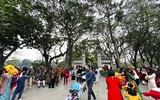 Các điểm du lịch của Hà Nội tấp nập du khách trong ngày cuối kỳ nghỉ Tết Giáp Thìn 