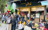 Các điểm du lịch của Hà Nội tấp nập du khách trong ngày cuối kỳ nghỉ Tết Giáp Thìn 