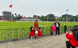 Các điểm du lịch của Hà Nội tấp nập du khách trong ngày cuối kỳ nghỉ Tết Giáp Thìn 