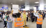 Giải cứu hành khách trong vụ cháy giả định trên tàu metro Nhổn - ga Hà Nội