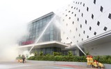 Diễn tập cứu người mắc kẹt trong đám cháy lớn ở Trung tâm thương mại