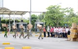 Diễn tập cứu người mắc kẹt trong đám cháy lớn ở Trung tâm thương mại
