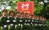 Hàng nghìn chiến sĩ công an phơi mình tập diễu binh giữa nắng lửa Hà Nội
