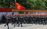 Hàng nghìn chiến sĩ công an phơi mình tập diễu binh giữa nắng lửa Hà Nội