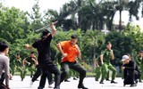Những màn trình diễn võ thuật ấn tượng của Đội tuyển Điều lệnh, quân sự, võ thuật Công an Hà Nội 