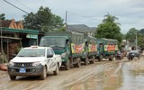Hơn 300 cảnh sát hỗ trợ người dân khắc phục hậu quả mưa lũ tại Nghệ An