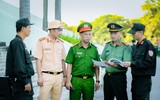 Những người truyền lửa trong mỗi bước chân diễu hành của Công an Hà Nội