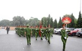 Những hình ảnh đẹp của Công an Hà Nội diễu binh trong mưa 