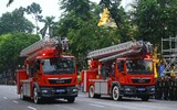 Cận cảnh dàn xe chuyên dụng của Công an Hà Nội diễu binh, diễu hành tại hồ Hoàn Kiếm 