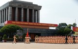 Toàn cảnh khối nữ Cảnh sát giao thông luyện tập diễu binh, diễu hành dưới nắng thu Ba Đình