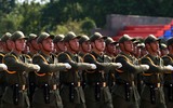 Toàn cảnh khối nữ Cảnh sát giao thông luyện tập diễu binh, diễu hành dưới nắng thu Ba Đình