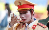 Những khoảnh khắc đẹp của nữ Cảnh sát giao thông sau giờ tập diễu binh