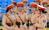 Những khoảnh khắc đẹp của nữ Cảnh sát giao thông sau giờ tập diễu binh