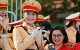 Những khoảnh khắc đẹp của nữ Cảnh sát giao thông sau giờ tập diễu binh