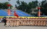 Toàn cảnh khối nữ Cảnh sát giao thông luyện tập diễu binh, diễu hành dưới nắng thu Ba Đình