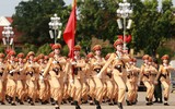 Toàn cảnh khối nữ Cảnh sát giao thông luyện tập diễu binh, diễu hành dưới nắng thu Ba Đình